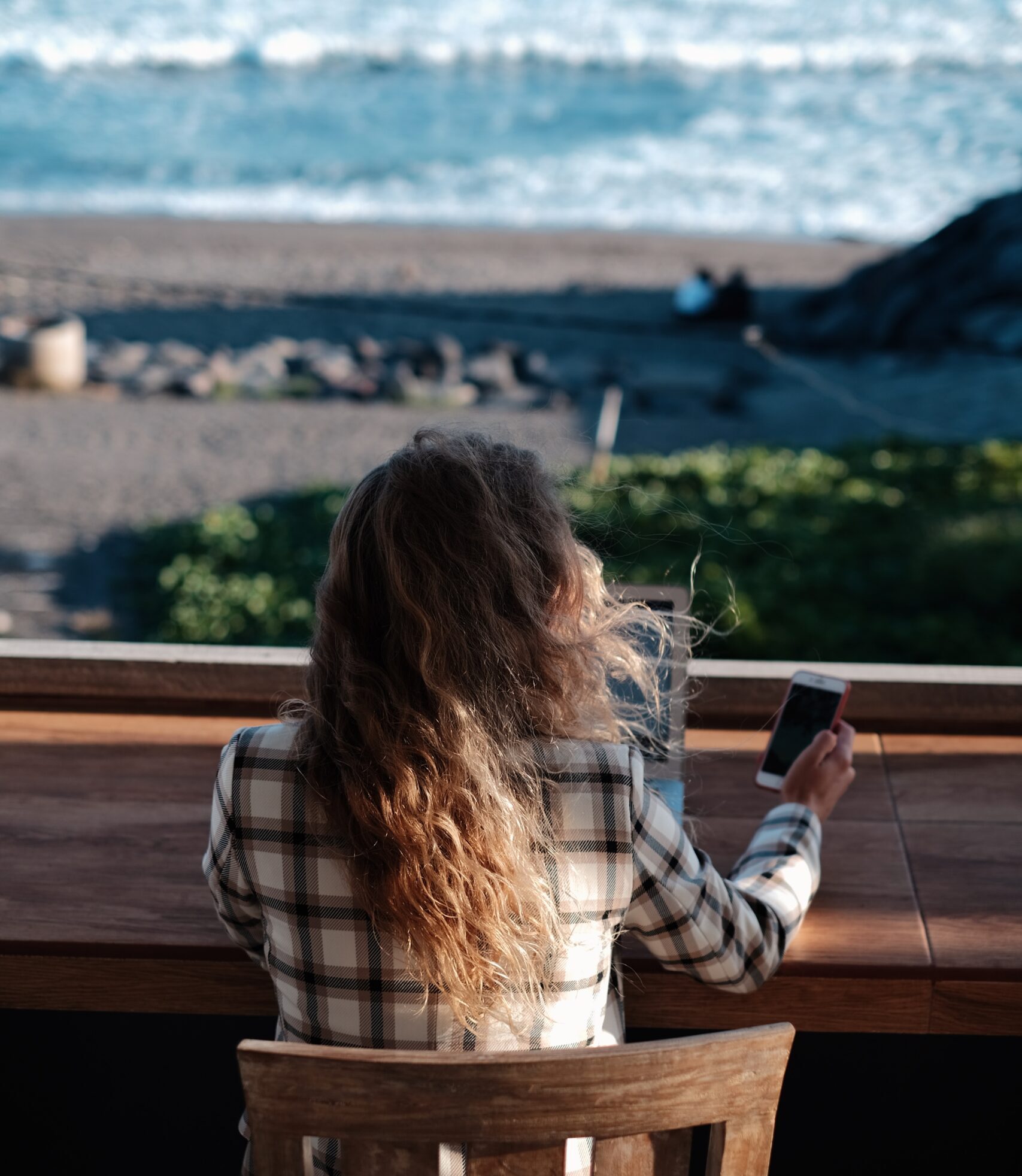 Freelancer working remotely - Photo by daria mamont on unsplash
